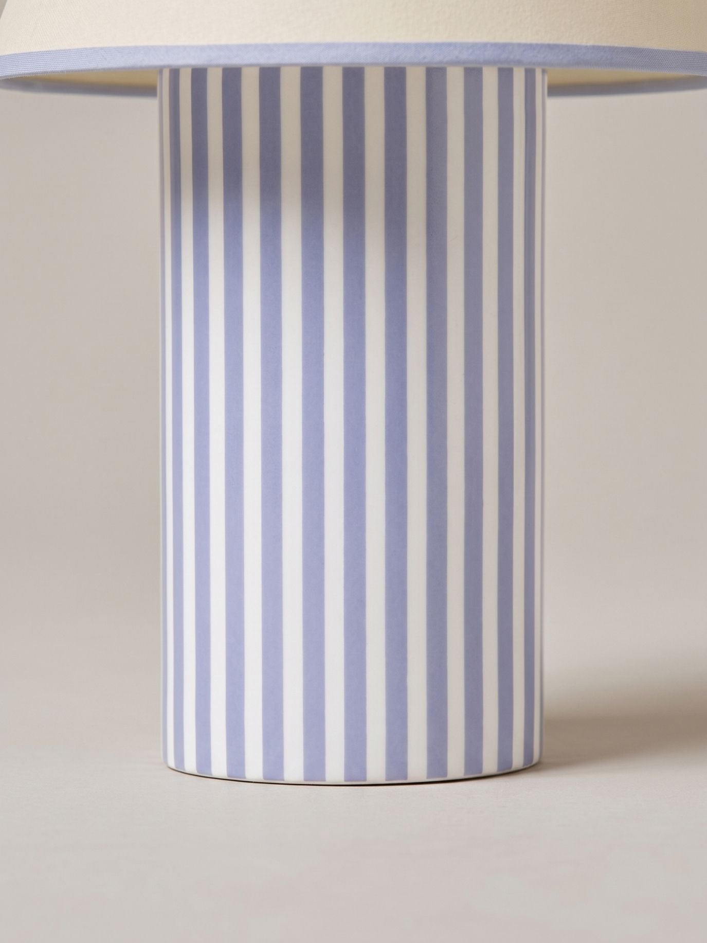 Das Original – Rossa Tragbare Lampe | Calacatta Viola & Leinen
