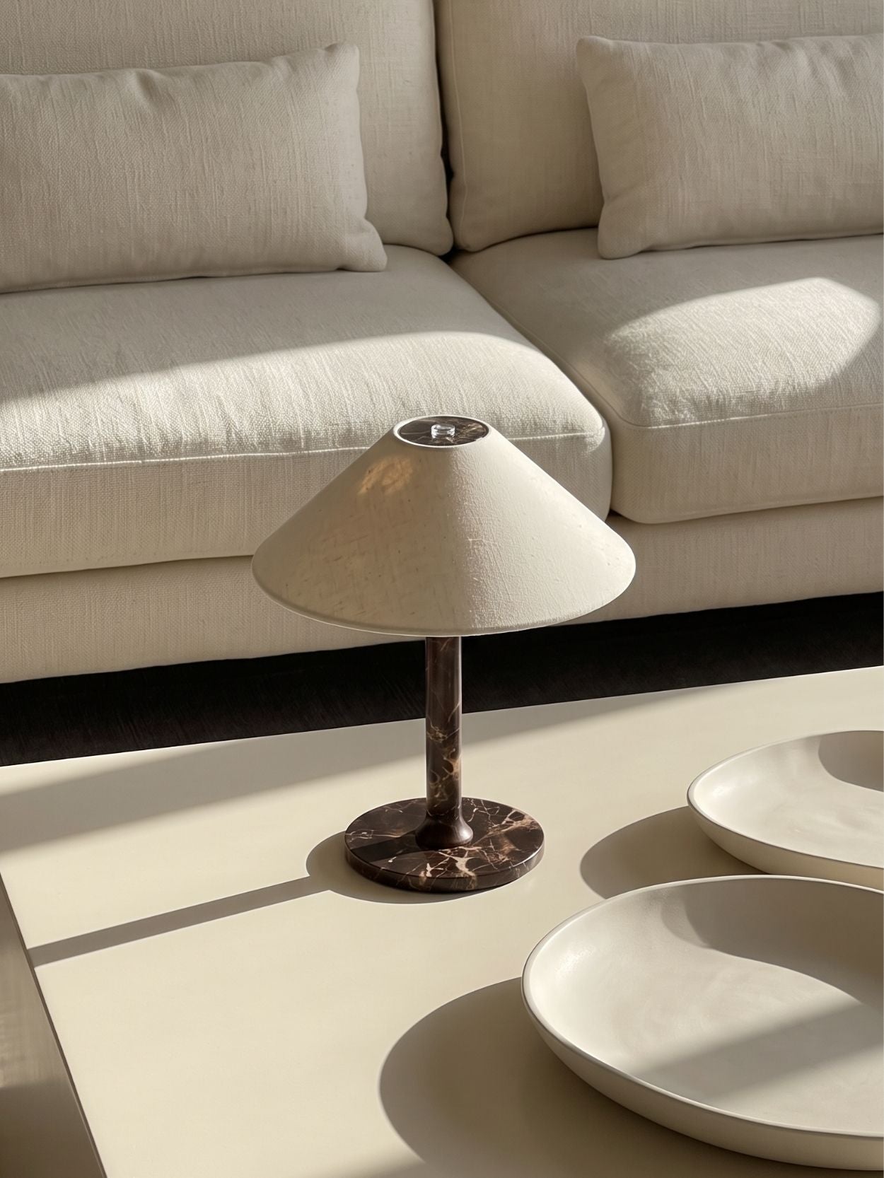 Das Original – Rossa Tragbare Lampe | Calacatta Viola & Leinen