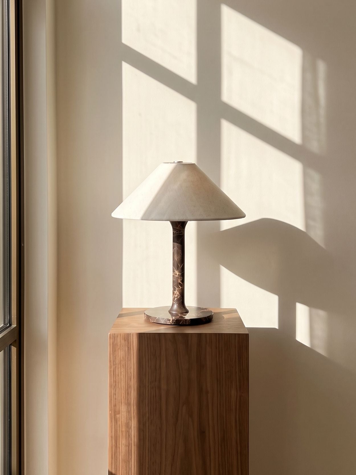 Das Original – Rossa Tragbare Lampe | Calacatta Viola & Leinen