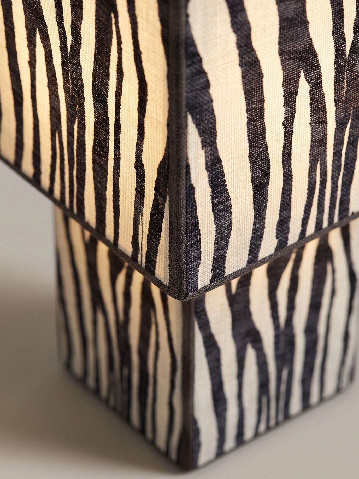 Forma Lamp Portable | Limited Edition (Zebra)