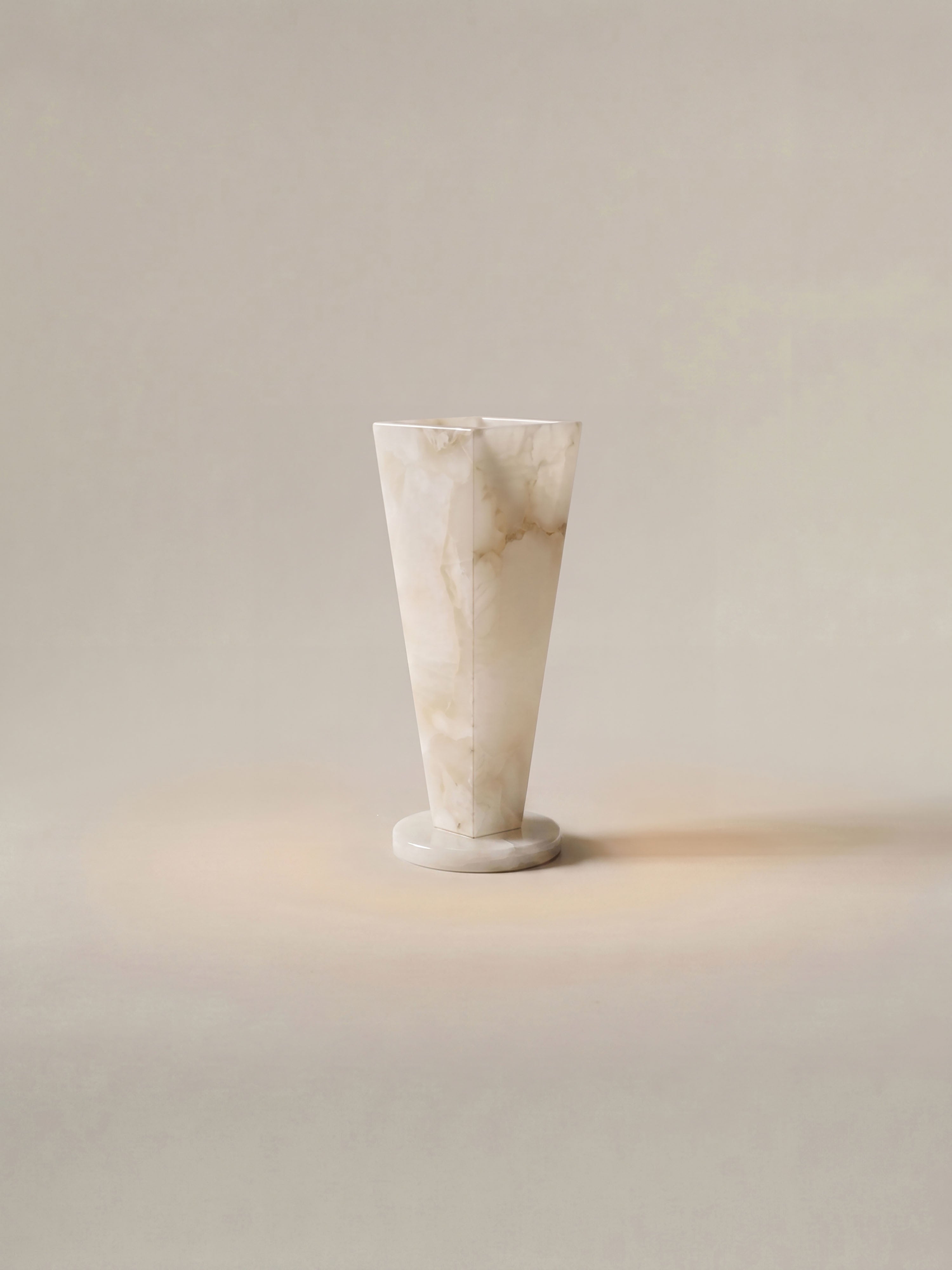 The Elva Vase | Alabaster