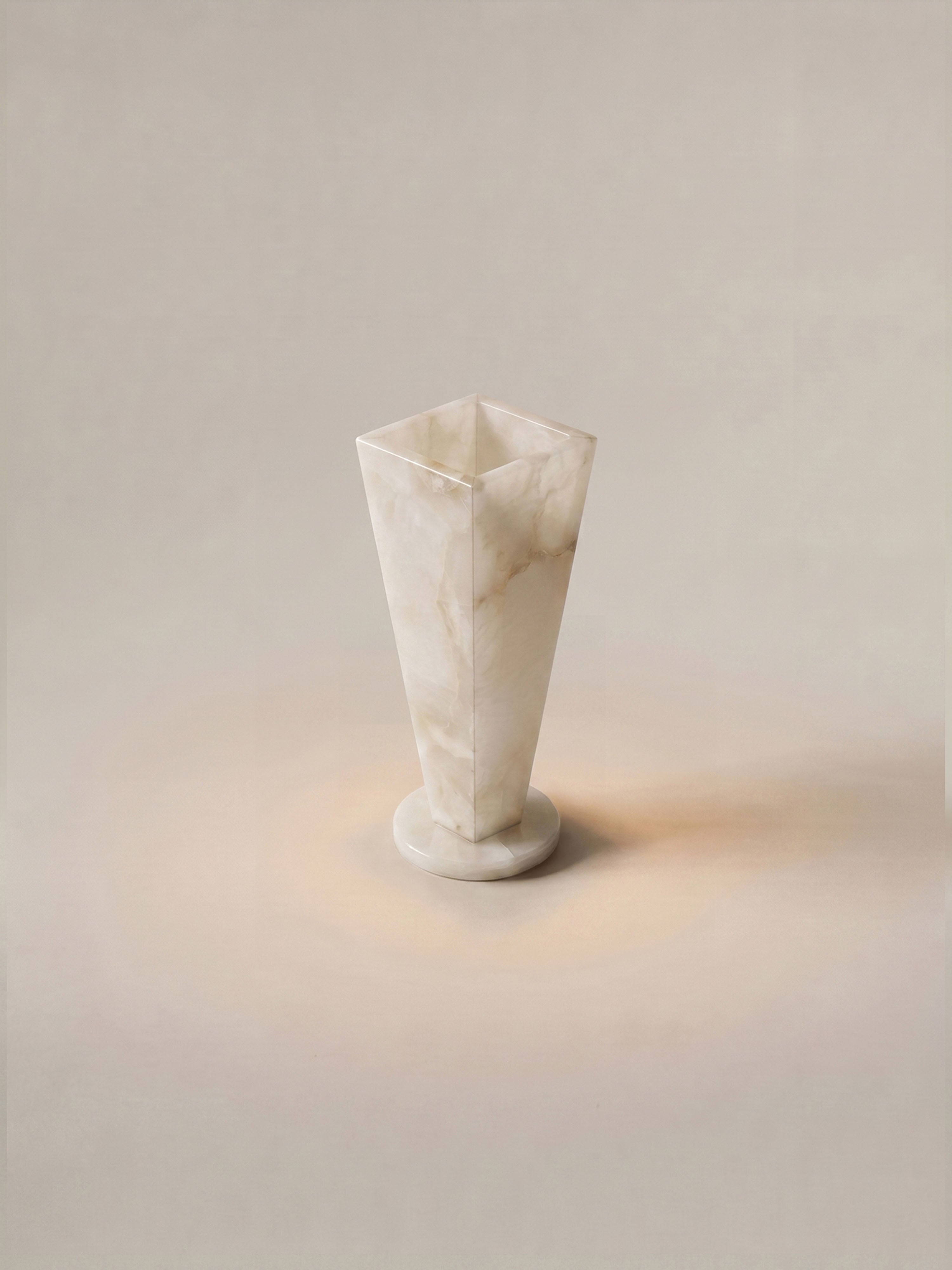 The Elva Vase | Alabaster