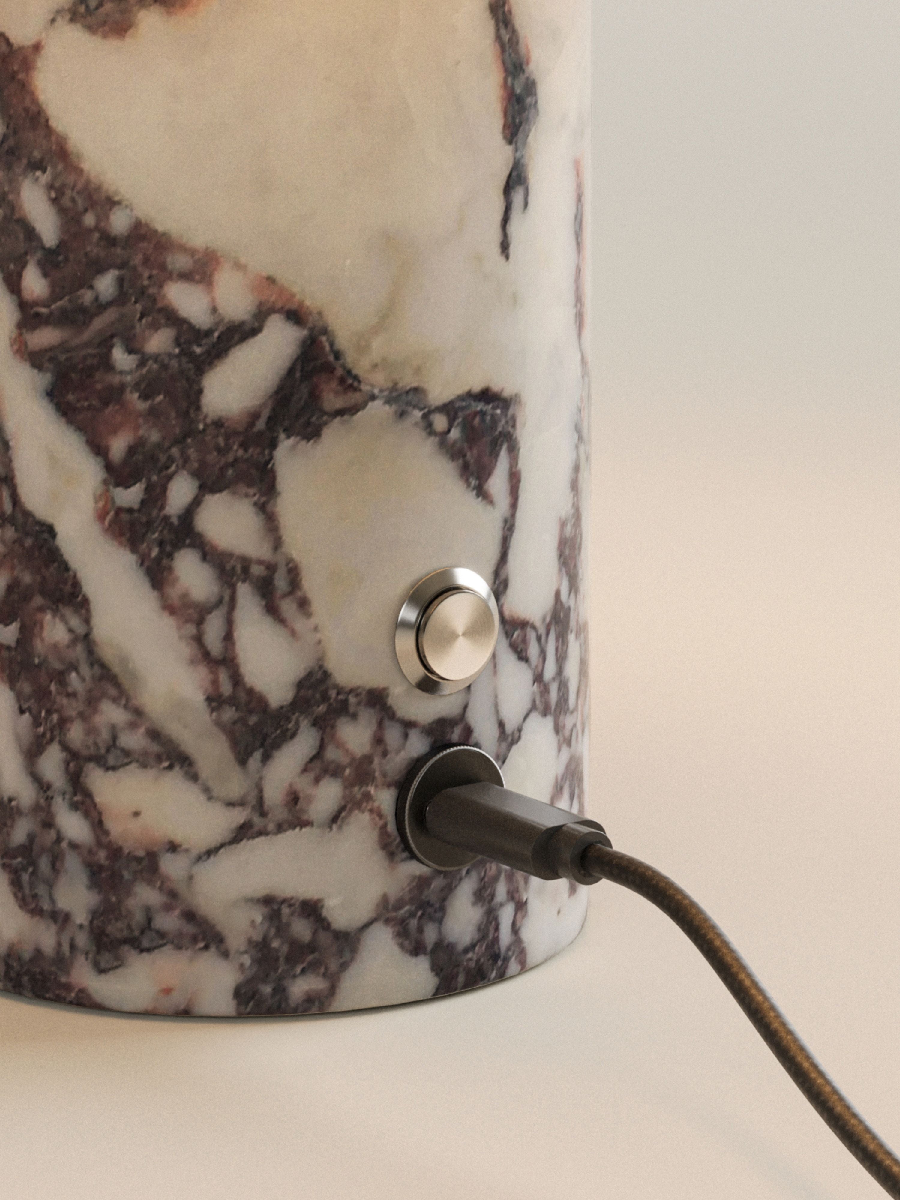Auríe tragbare Lampe | Calacatta Viola Marmor und Leinen