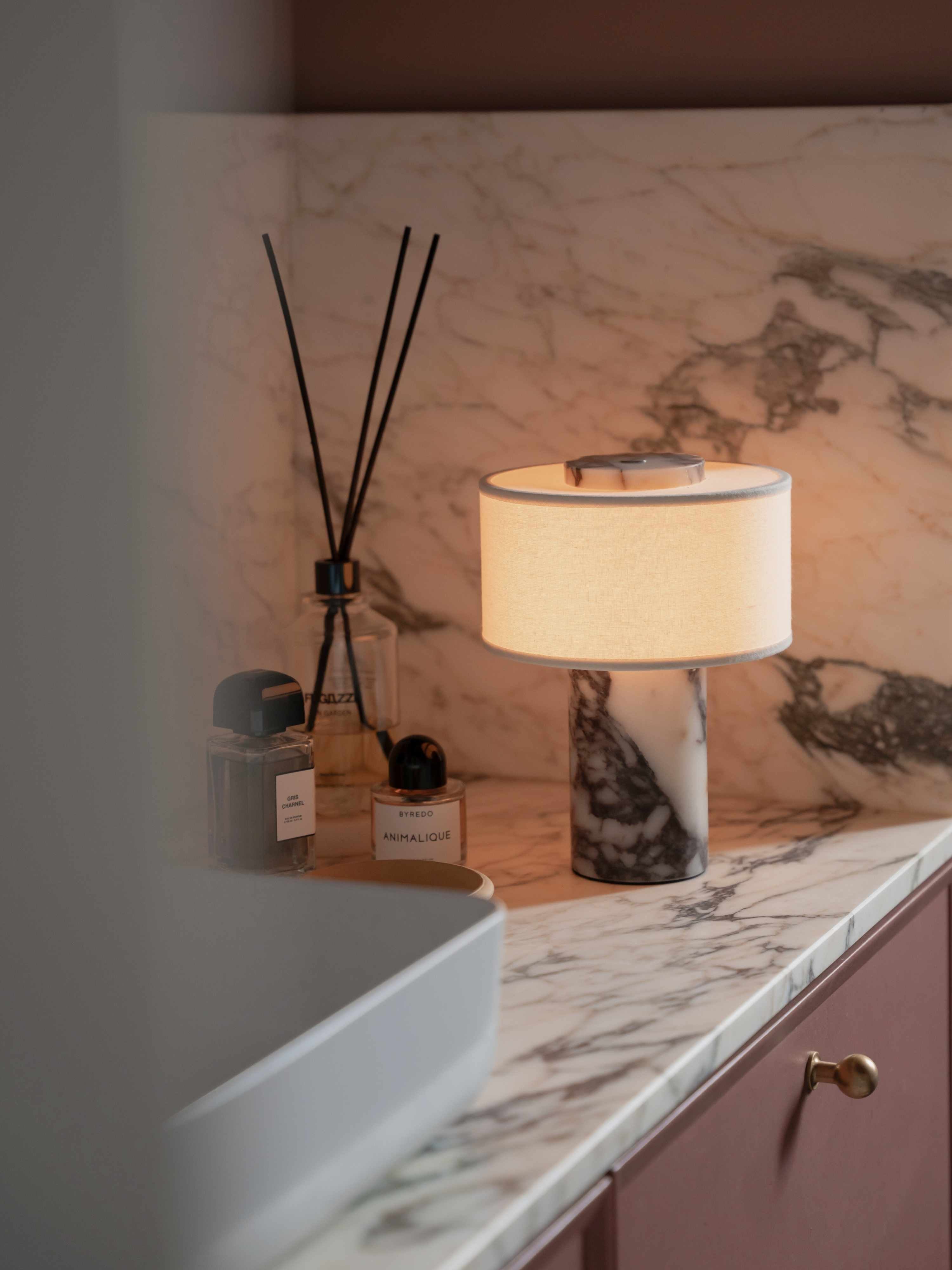 Auríe Portable Table Lamp - Calacatta Viola