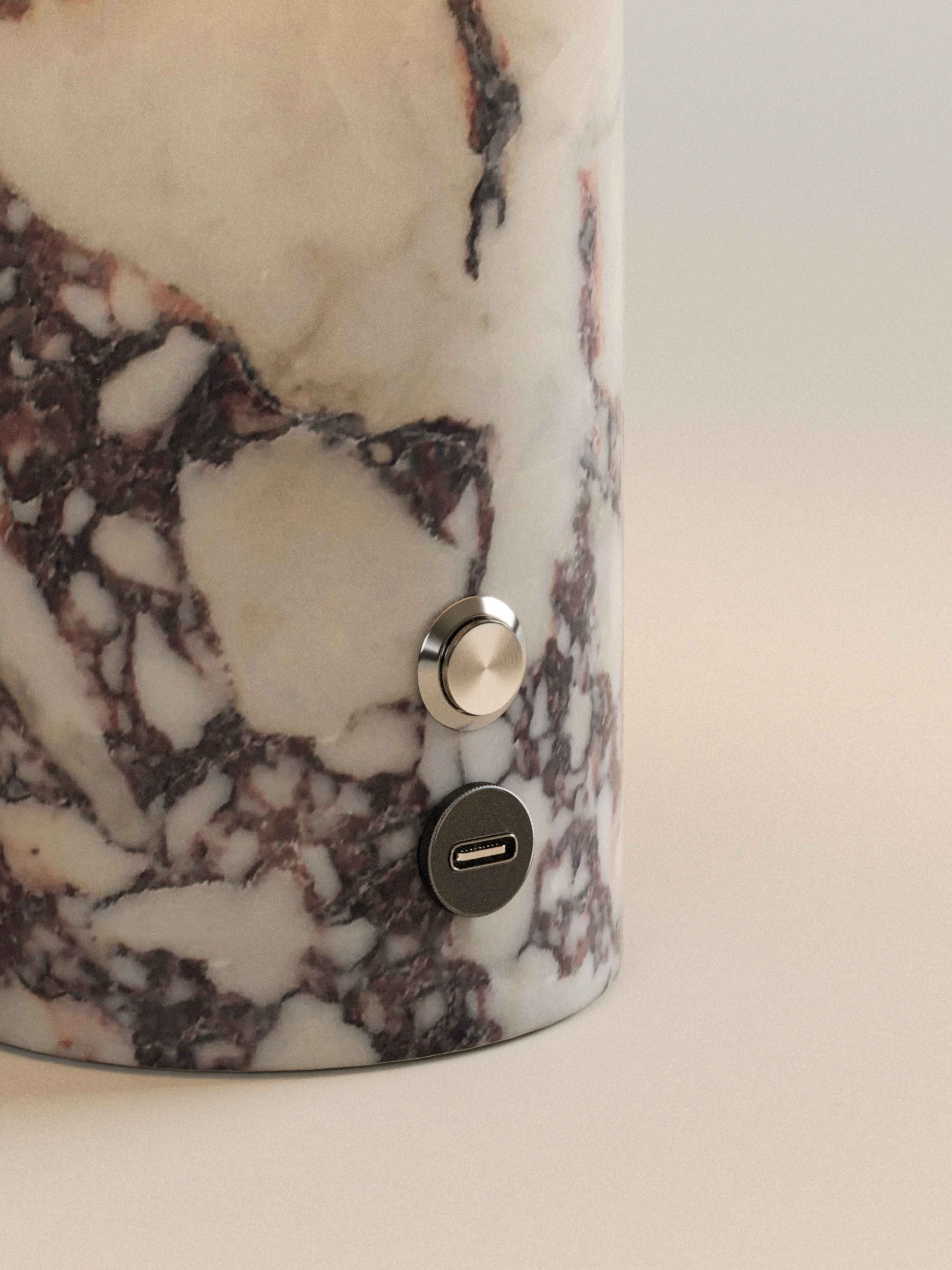 Auríe tragbare Lampe | Calacatta Viola Marmor und Leinen