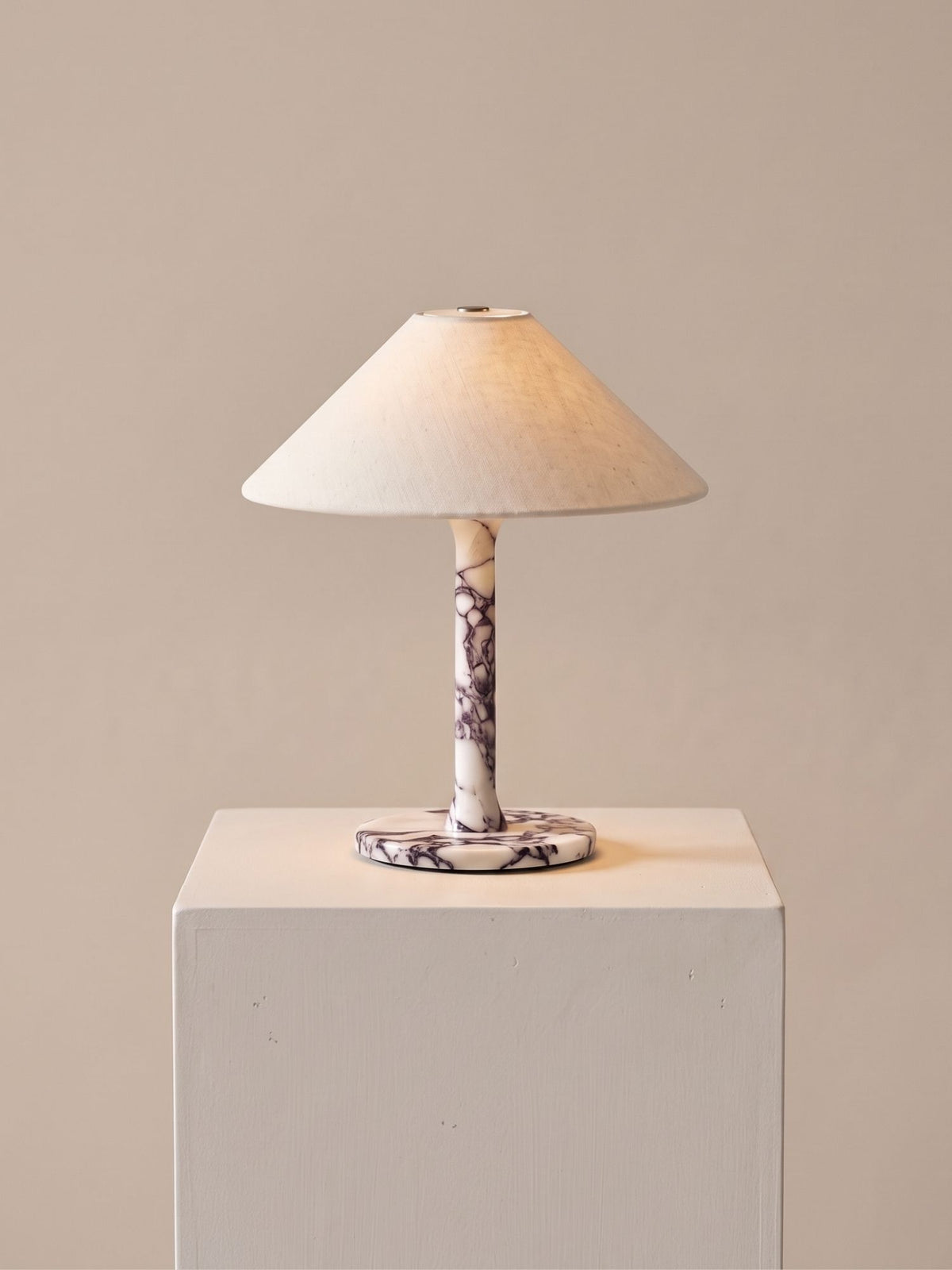 Rossa Tragbare Lampe | Calacatta Viola & Leinen