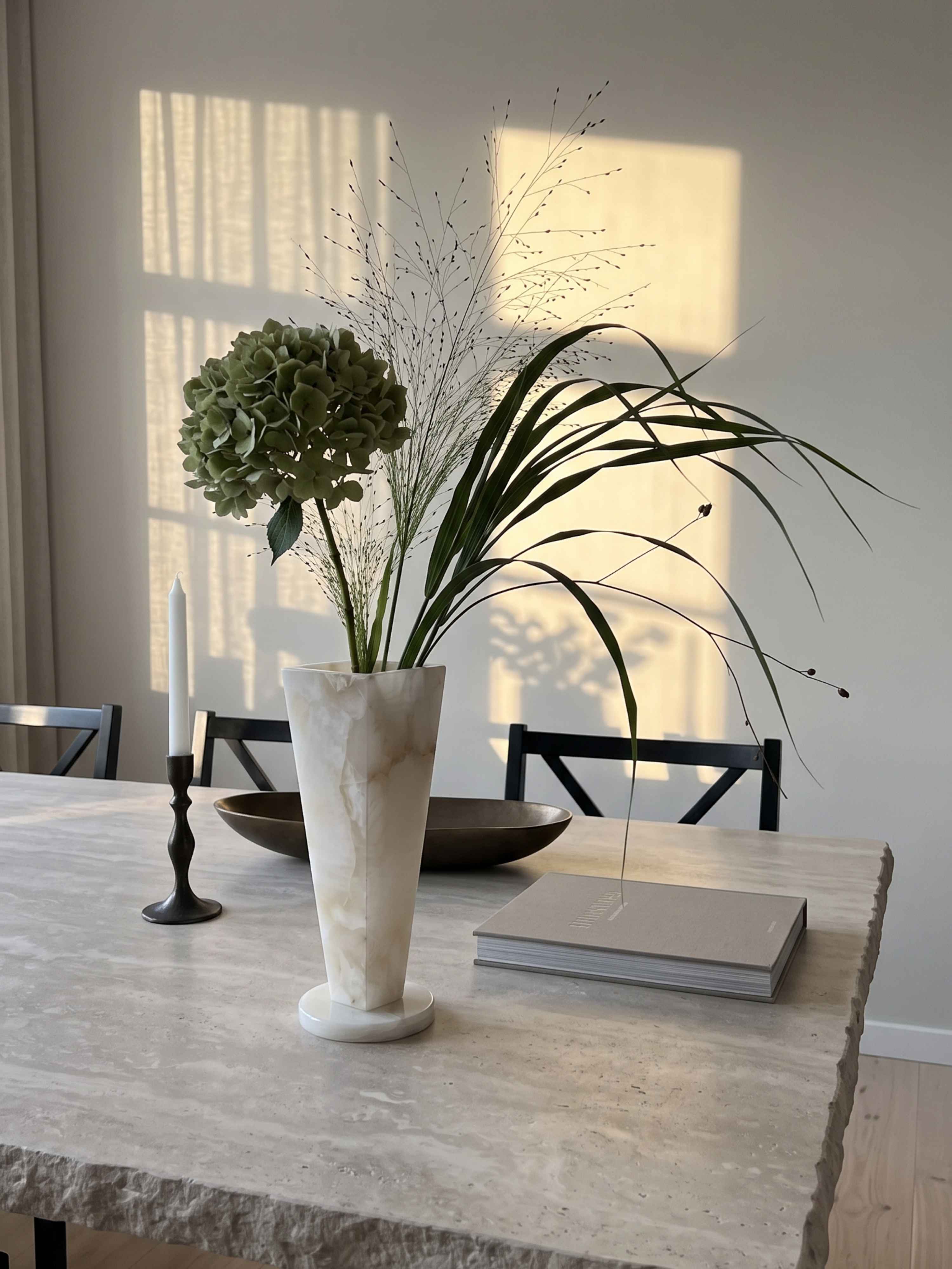 The Elva Vase | Alabaster