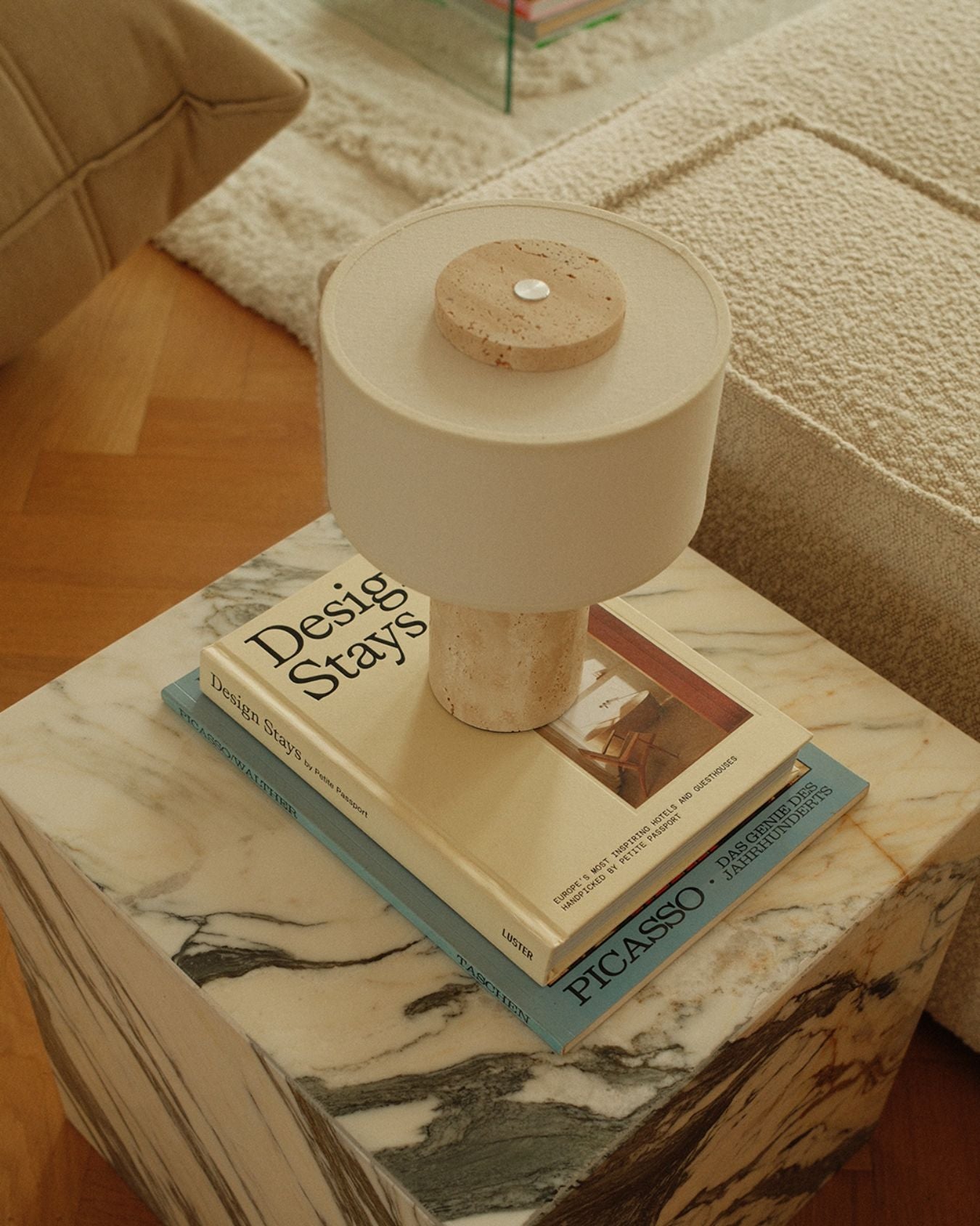 Auríe Tragbare Lampe | Travertinstein & Leinen
