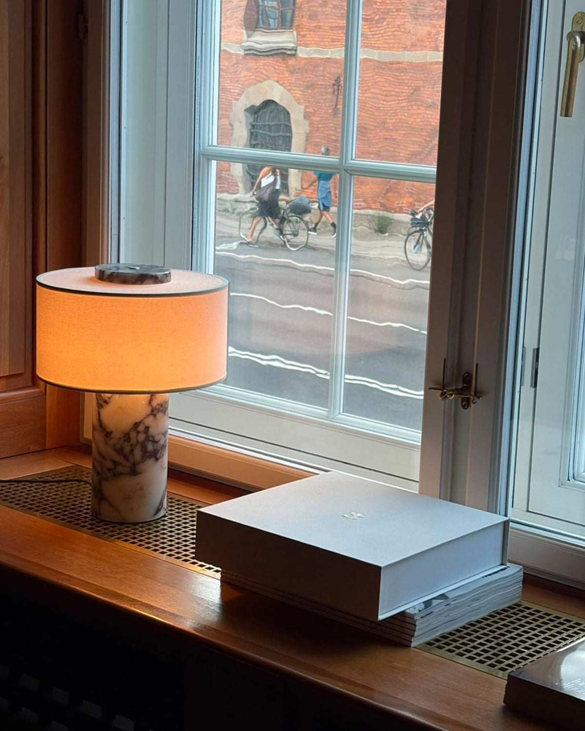 Auríe Große Lampe | Calacatta Viola