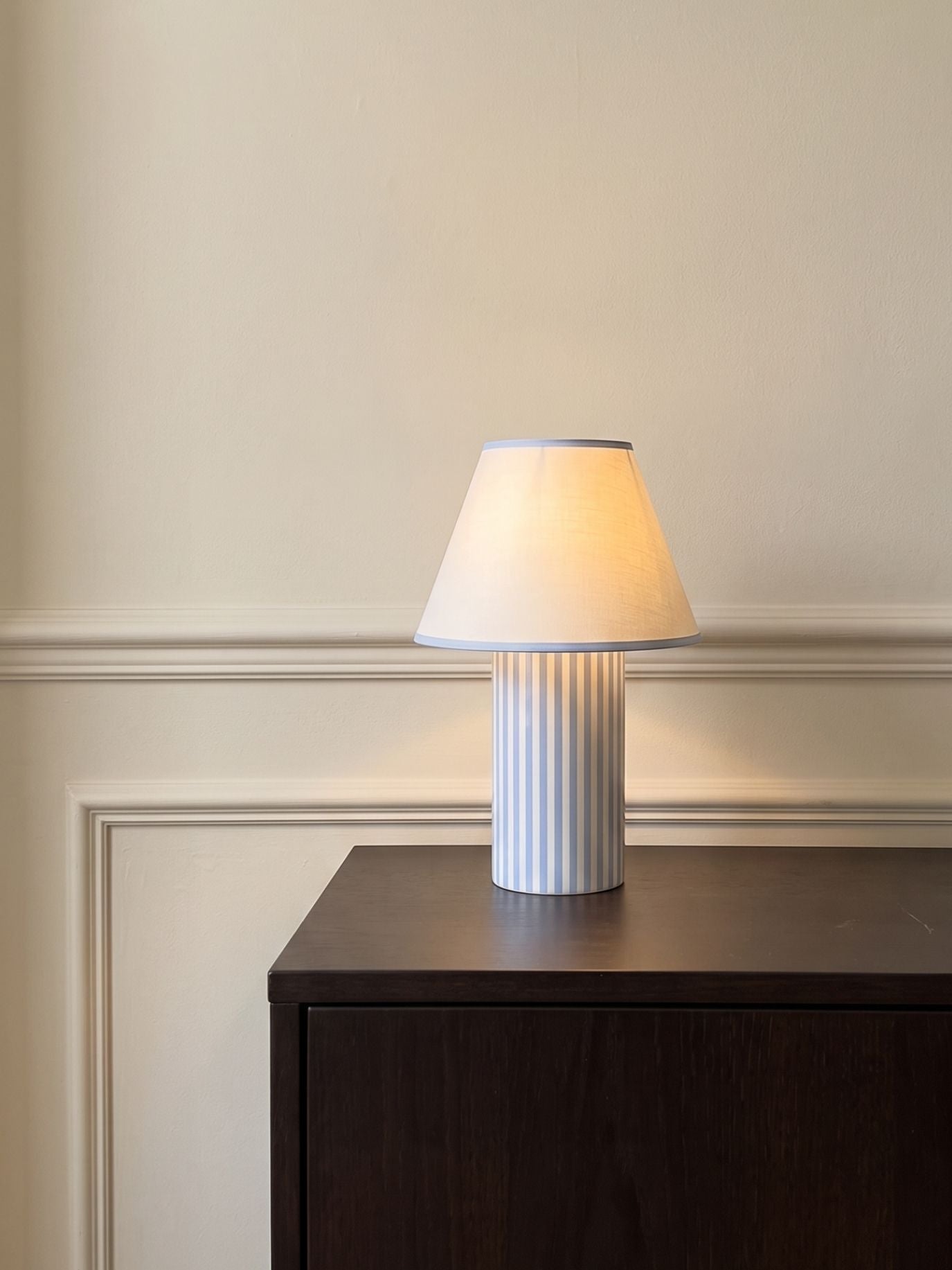 Das Original – Rossa Tragbare Lampe | Calacatta Viola & Leinen