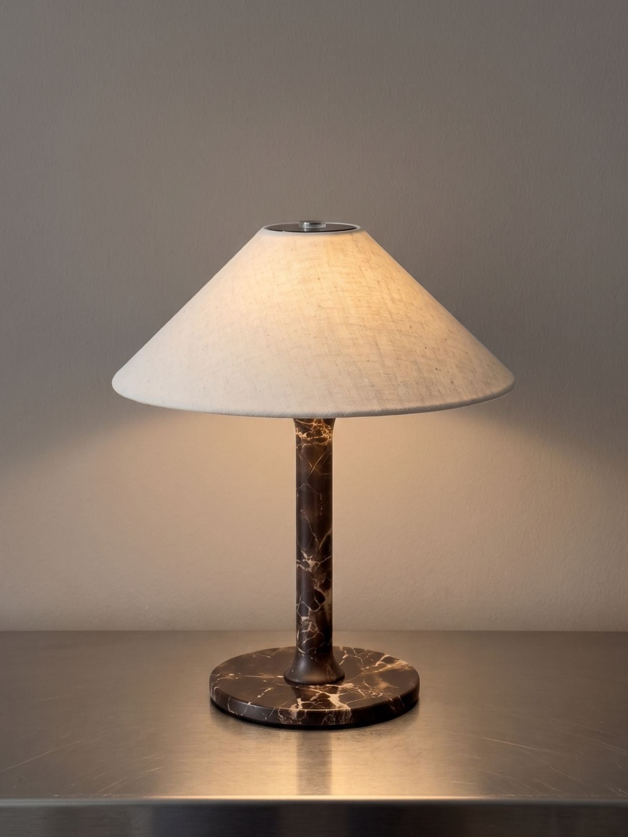 Das Original – Rossa Tragbare Lampe | Calacatta Viola & Leinen