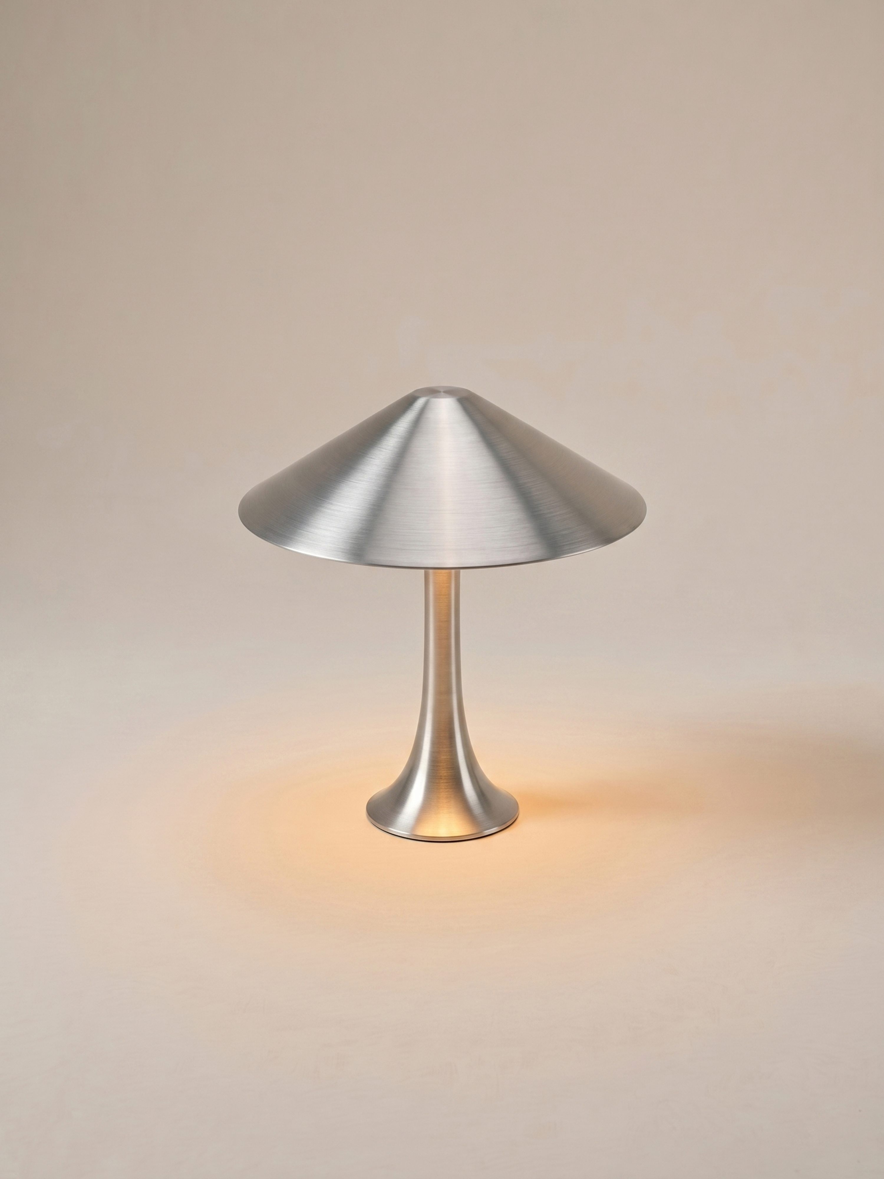 Nova Große tragbare Lampe | Stahl