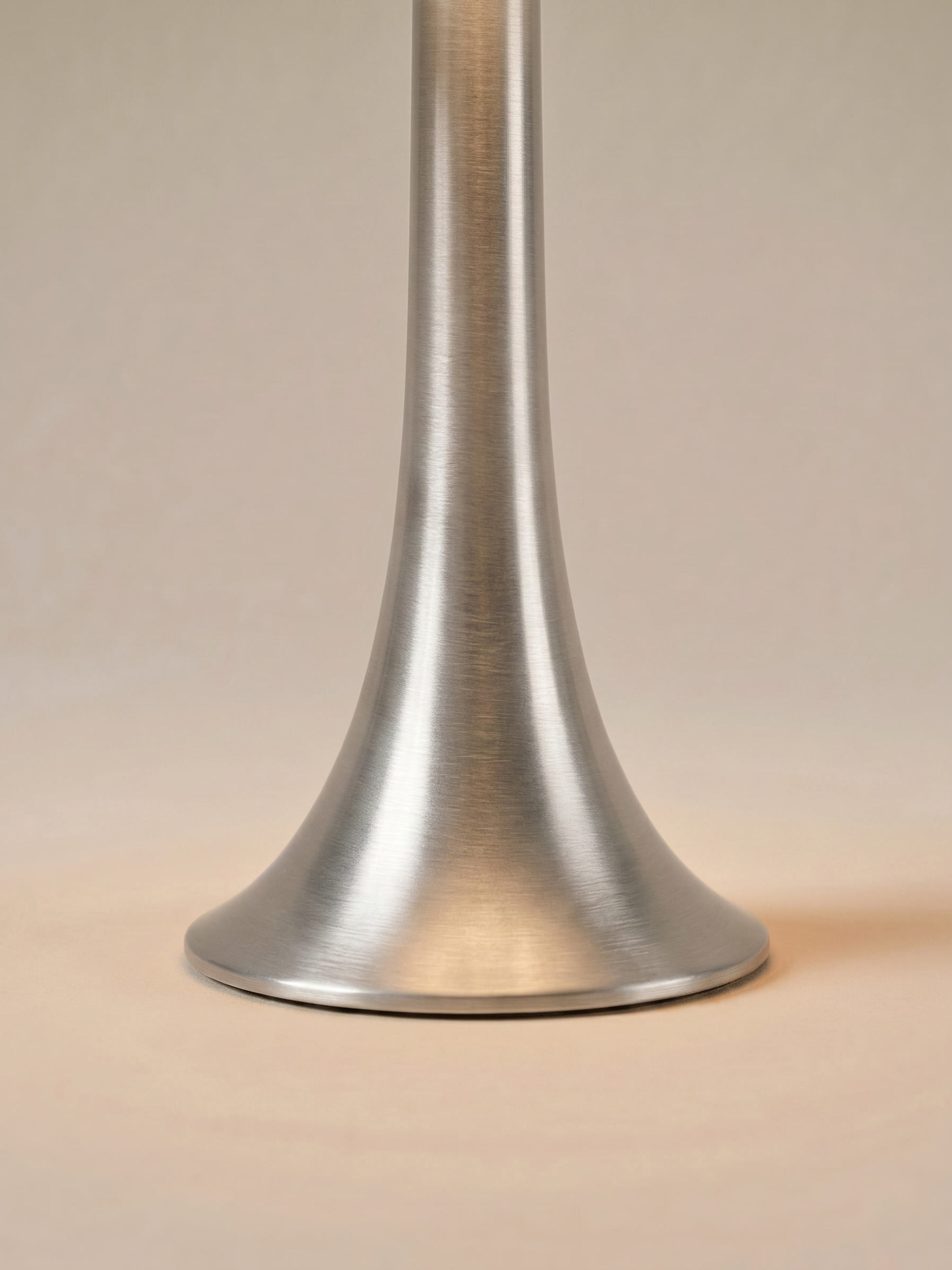 Nova Große tragbare Lampe | Stahl