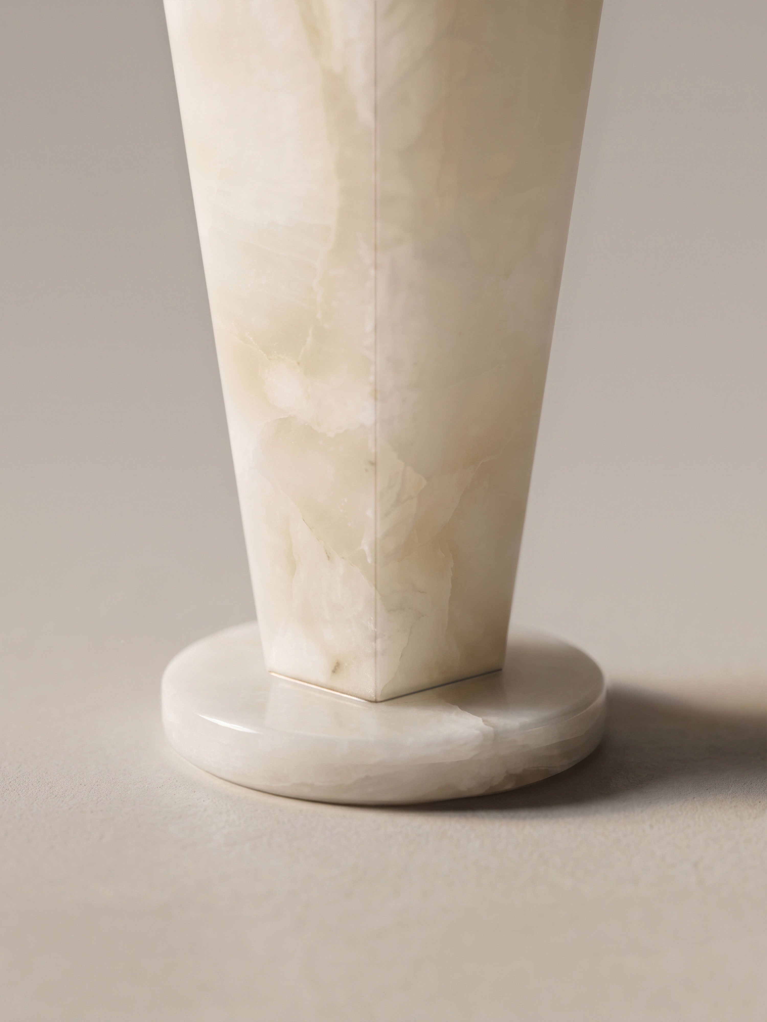 The Elva Vase | Alabaster