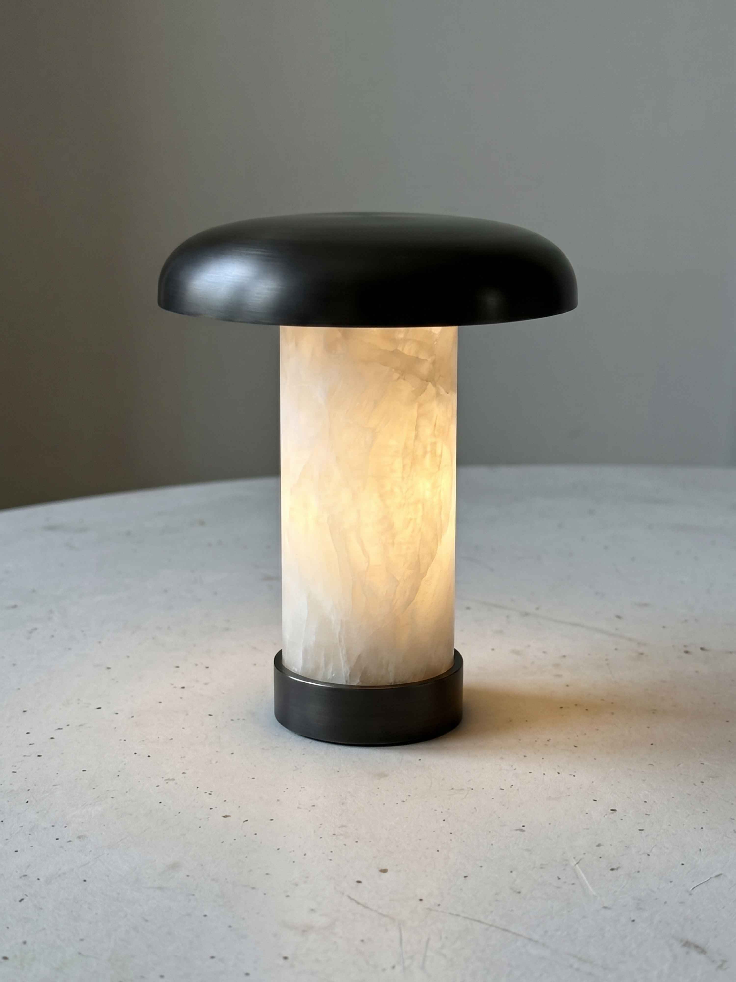 Forma Mini-Taschenlampe | Alabaster