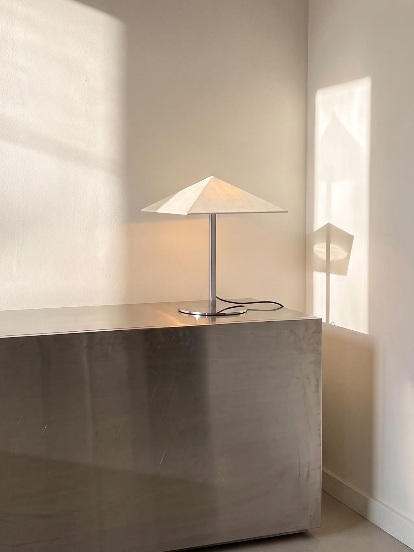 Vela Table Lamp | Chrome & Linen