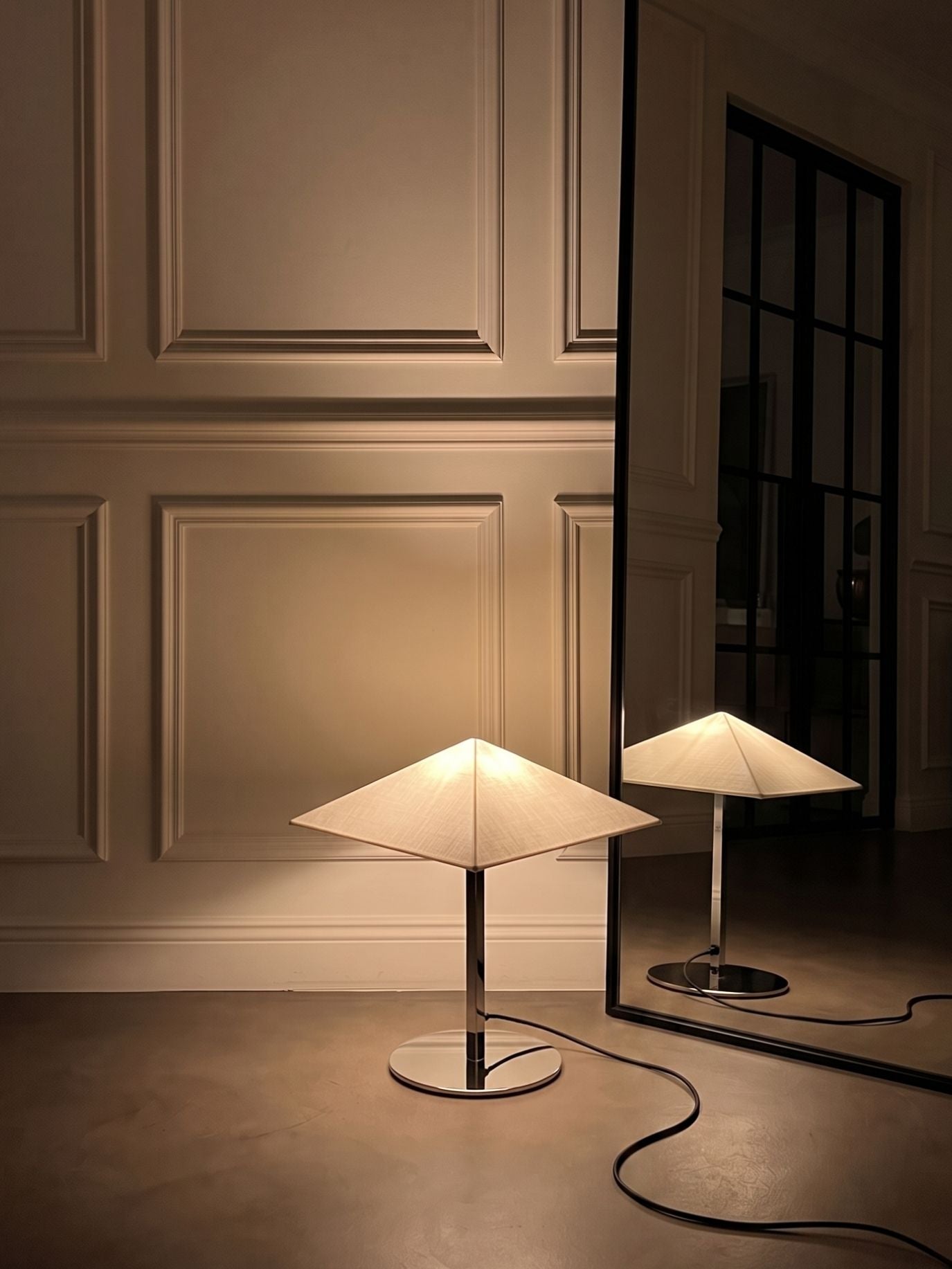 Vela Table Lamp | Chrome & Linen