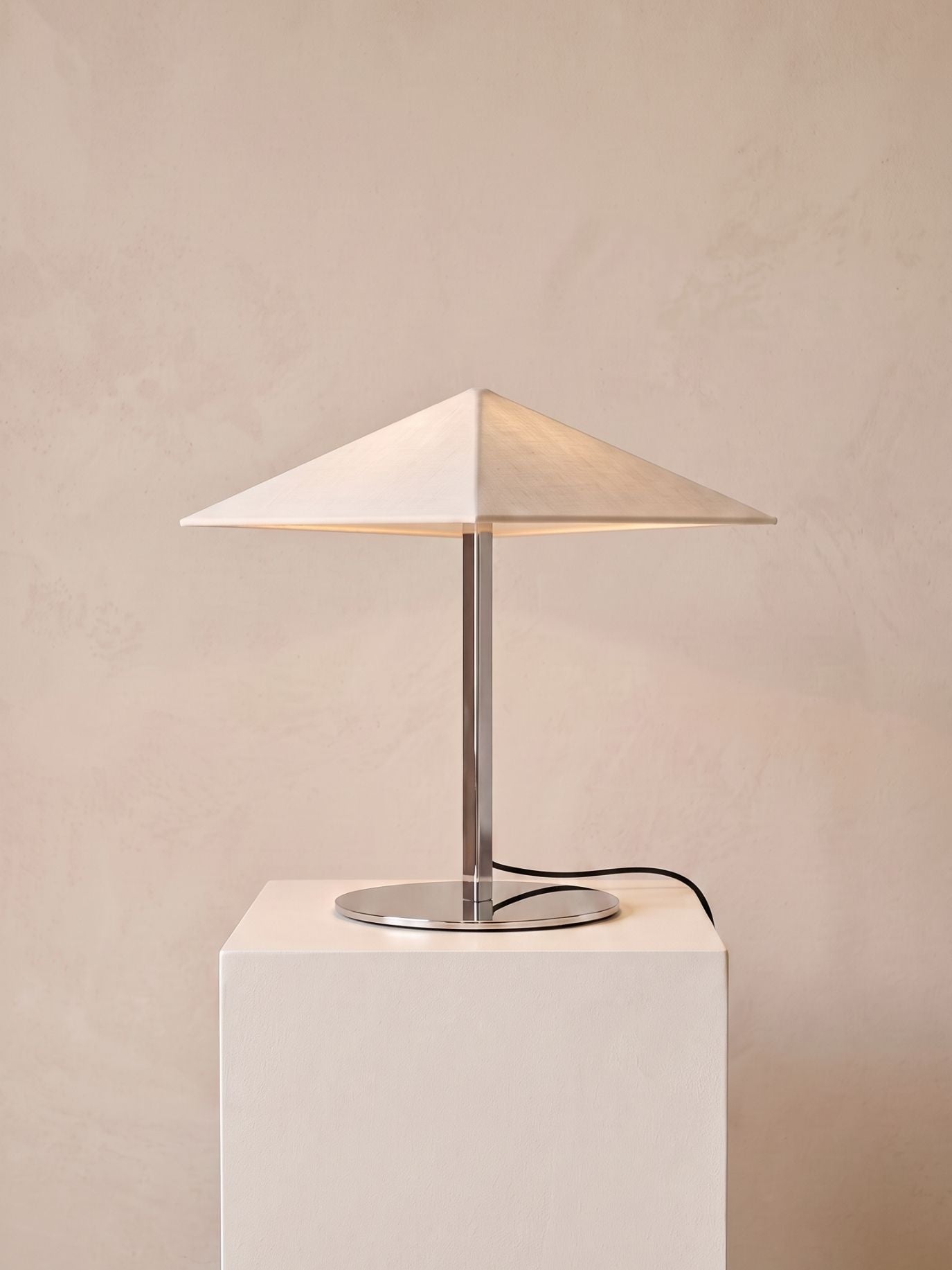 Vela Table Lamp | Chrome & Linen