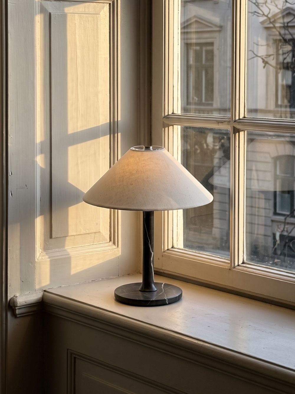 Das Original – Rossa Tragbare Lampe | Calacatta Viola & Leinen