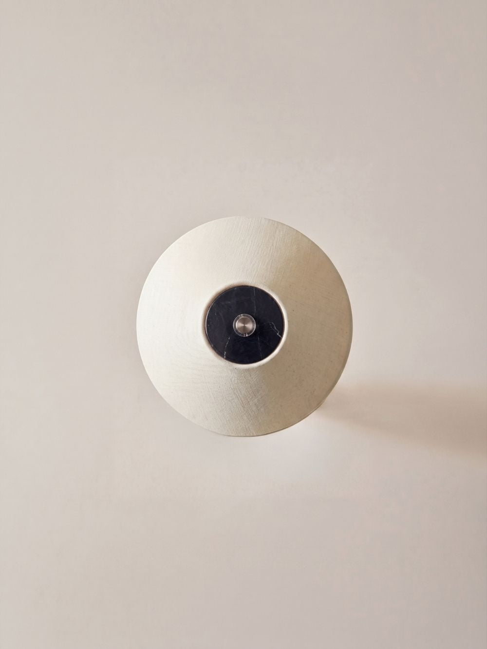 Das Original – Rossa Tragbare Lampe | Calacatta Viola & Leinen