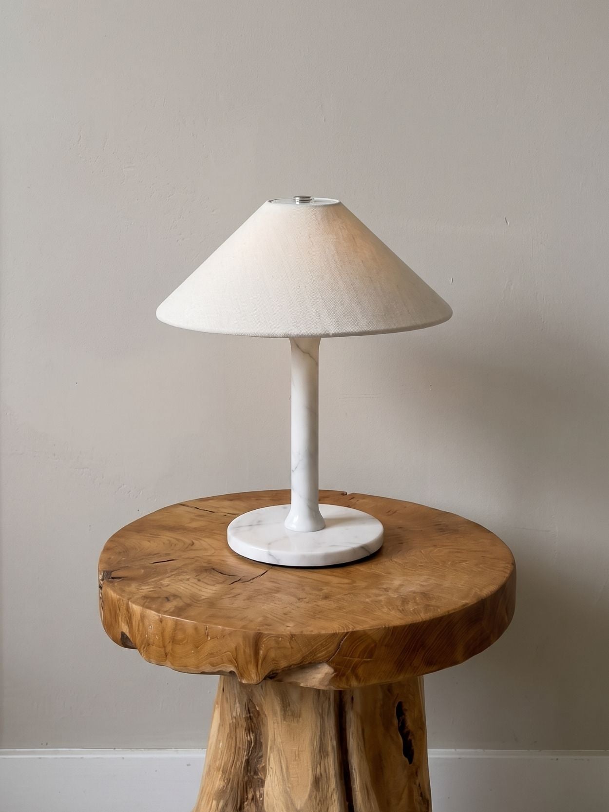 Das Original – Rossa Tragbare Lampe | Calacatta Viola & Leinen