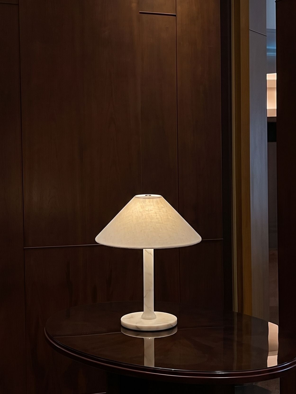 Das Original – Rossa Tragbare Lampe | Calacatta Viola & Leinen