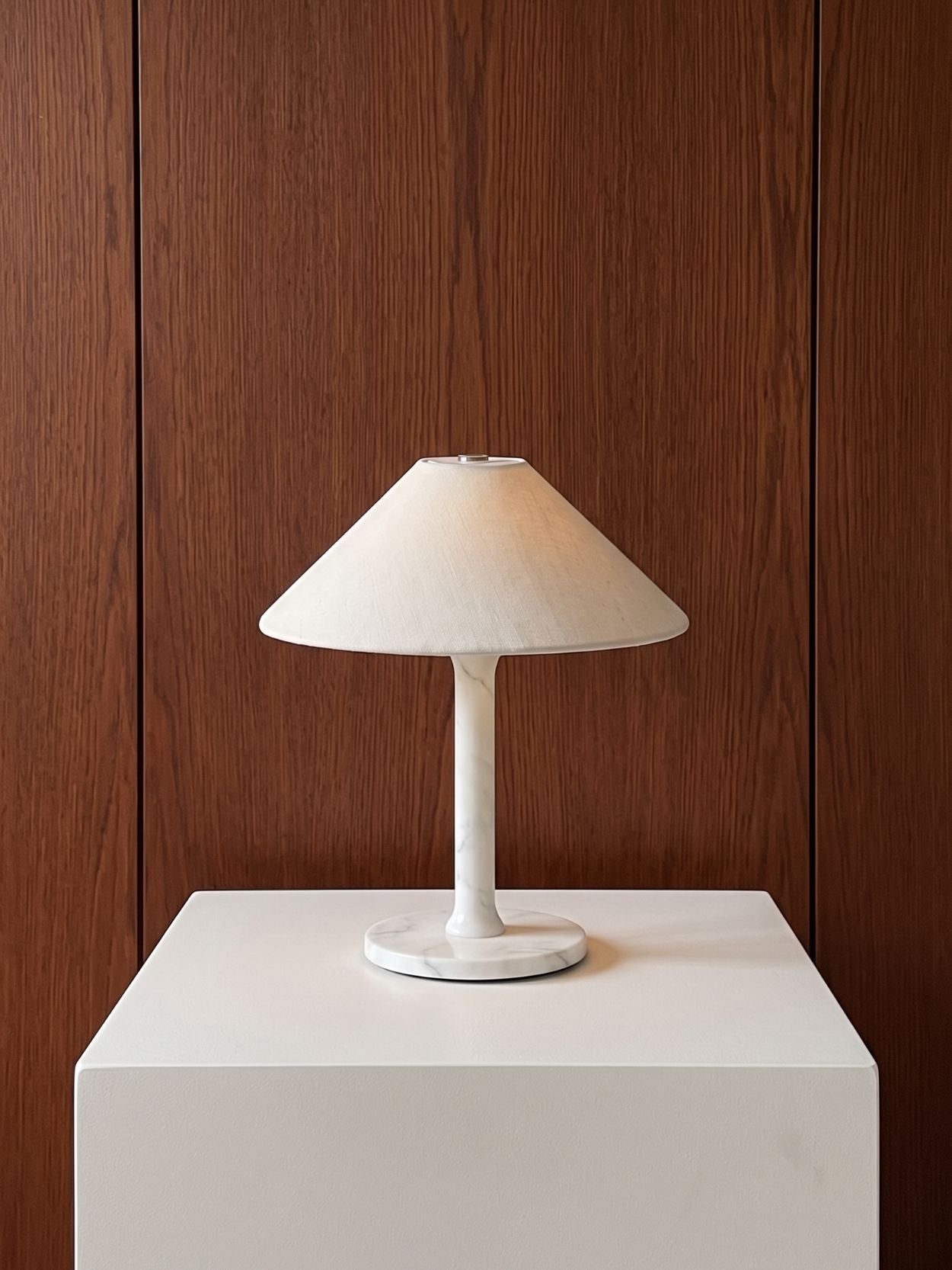 Das Original – Rossa Tragbare Lampe | Calacatta Viola & Leinen