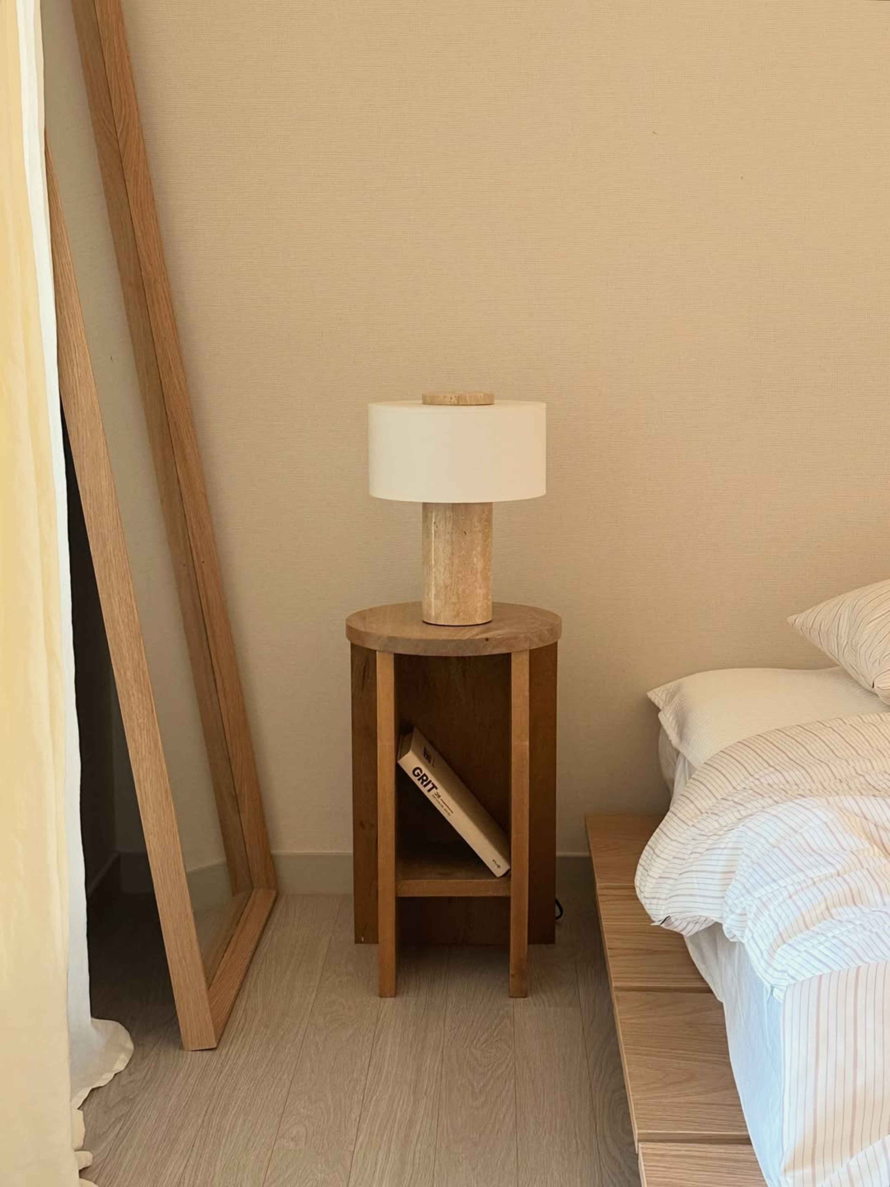 Auríe Large Lamp | Travertine